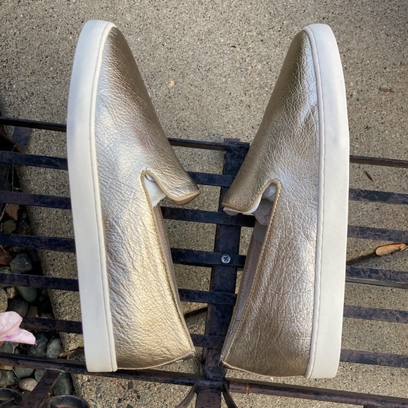 🌸 Birdies Swift Classic Metallic Gold Sneakers - Picture 8 of 11